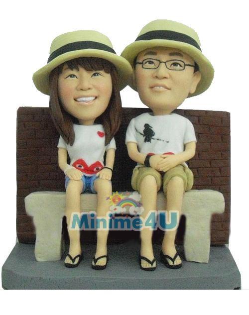 Couple with Straw hat anniversary gift Couple with Straw hat anniversary gift